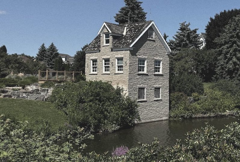 The Legacy Estates by Hallett Homes in Burlington