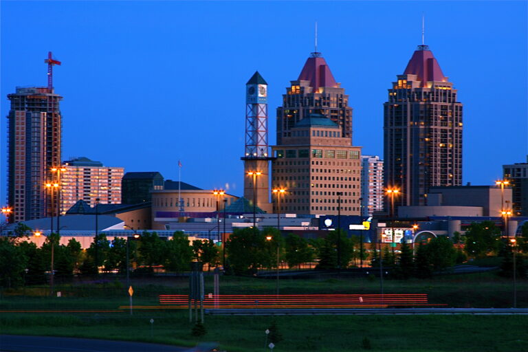 Pre-Construction Condos and Townhomes in Mississauga (2026): Neighbourhoods, Transit and Current Projects